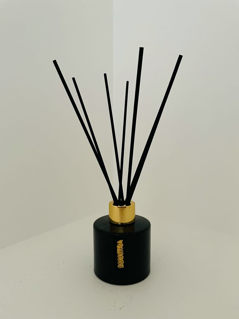 Mantra kodulõhnastaja must